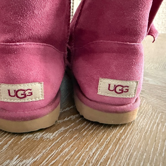 Pink Bow Tie Uggs - Picture 3 of 7
